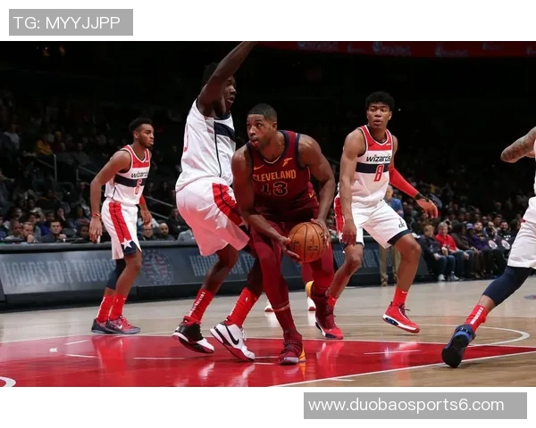 76人对决太阳NBA季后赛激战正酣球迷期待精彩表现与逆转奇迹